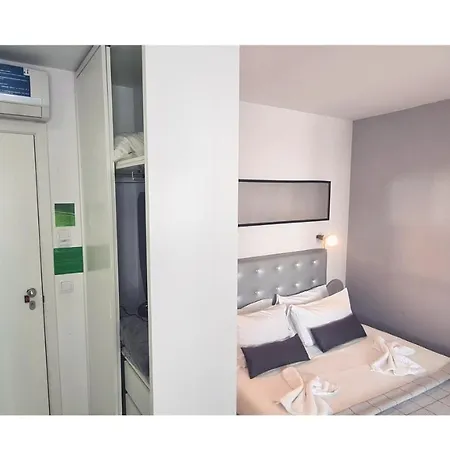 Yaya Pt- Formosa Apartment *